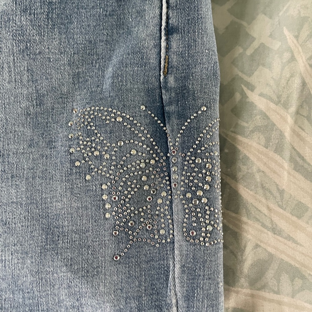 NWT BEYOND US CURVED Junior 18 jeans with Butterfly rhinestone embellishment NEW - Picture 6 of 7